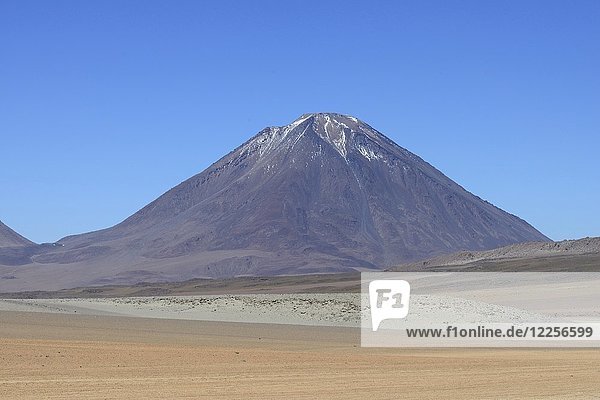 Volcano Licancabur  Reserva Nacional de Fauna Andina Eduardo Abaroa  Sur Lípez  Potosí  Bolivia  South America