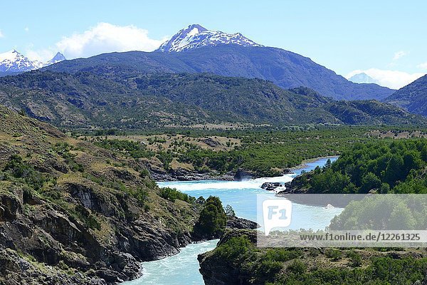 Flussmündung des Rio Nef und des Rio Baker in der Nähe von Puerto Bertrand  Región de Aysén  Chile  Südamerika