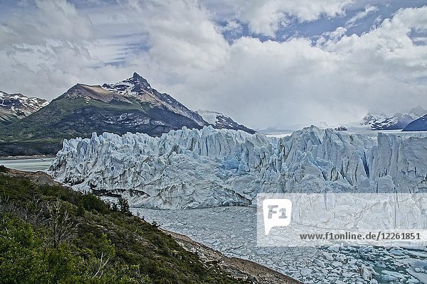 Perito-Moreno-Gletscher  Lago Argentino  Parque Nacional Los Glaciares  El Calafate  Provinz Santa Cruz  Patagonien  Argentinien  Südamerika