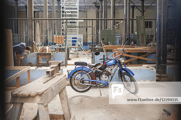 Moped in der Werkstatt  Havanna  Kuba