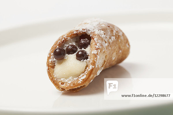 Cannoli mit Puderzucker (Italien)