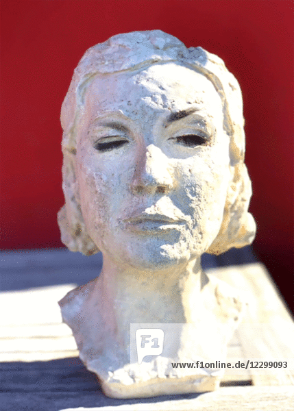 Statue mit beweglichen Augen