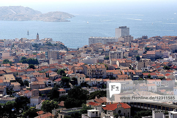 Frankreich  Südostfrankreich  Marseille  Panoramablick auf die Stadt  Altstadt