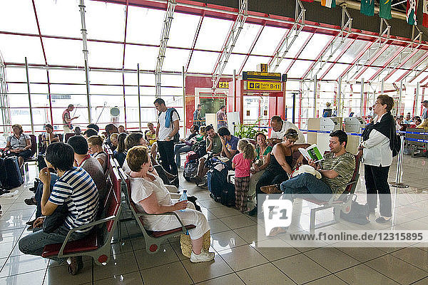 Flughafen und Flug  internationaler Flughafen Josè Martì  Havanna  Kuba