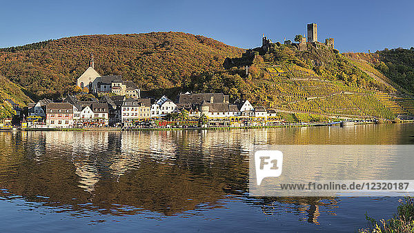 Town of Beilstein with Metternich Castle Ruins on Moselle River  Rhineland-Palatinate  Germany  Europe