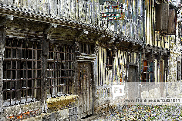 Museum für Völkerkunde  mittelalterliches Fachwerkgebäude  Rue de la Prison  Honfleur  Basse Normandie (Normandie)  Frankreich  Europa