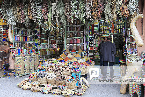 Gewürze und Kräuter  Souk  Markt  Medina  UNESCO-Weltkulturerbe  Marrakesch (Marrakech)  Marokko  Nordafrika  Afrika