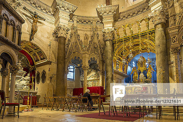 Innenraum der Kathedrale Sveti Duje in Split  Kroatien  Europa