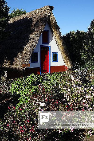 Traditionelles Haus in Santana  Nordwest-Madeira  Portugal  Atlantik  Europa