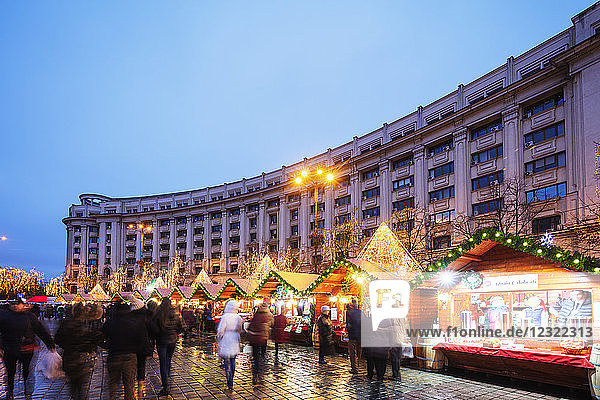 Weihnachtsmarkt  Bukarest  Rumänien  Europa