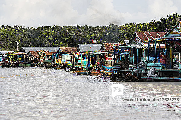 Schwimmende Häuser auf dem Tonle Sap; Siem Reap  Kambodscha