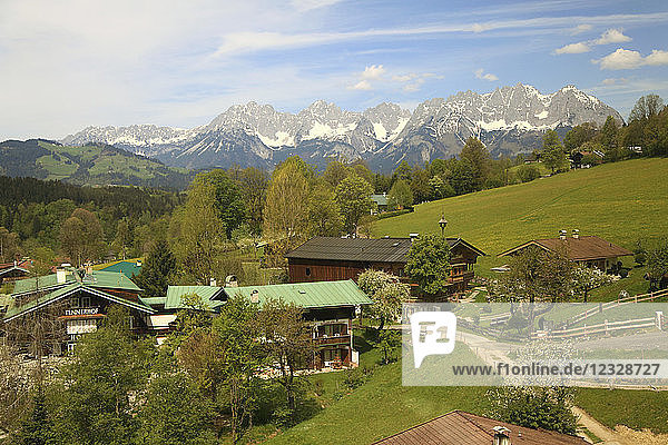 Österreich  Tirol  Kitzbühel  Luftaufnahme  Kaisergebirge