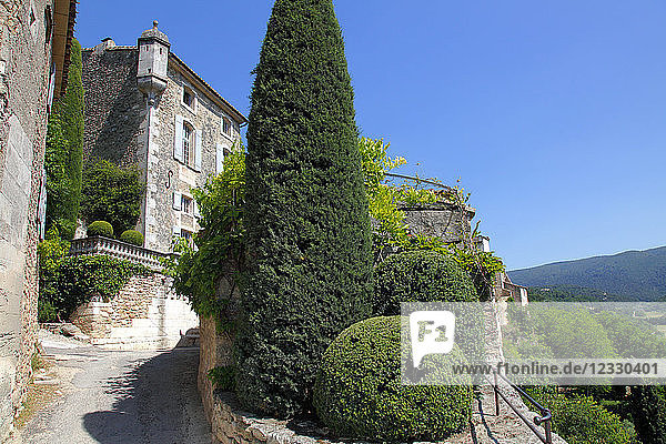 Frankreich,  Provence Alpes Cote d'Azur,  Departement Vaucluse (84),  Naturpark Luberon,  Menerbes (schönstes Dorf Frankreichs) mittelalterliches Haus (Hotel de Carmejane)