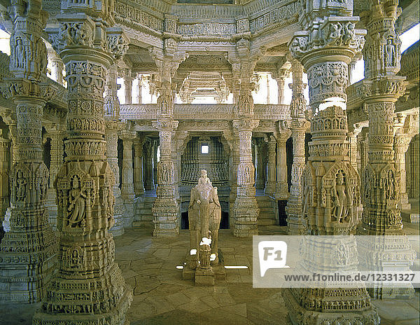 Indien,  Rajasthan,  Ranakpur,  Chaumukha,  Jain-Tempel von Adinath