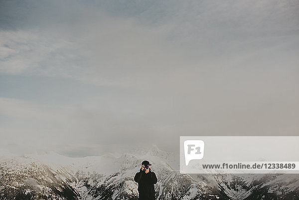 Fotograf auf schneebedecktem Berg  Abbotsford  Kanada