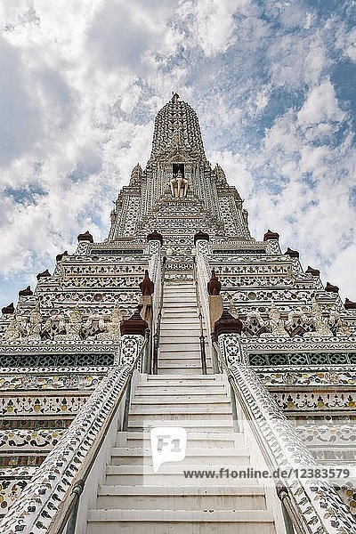Phra Prang  zentraler Tempelturm  Wat Arun  Bangkok  Thailand  Asien