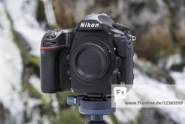 Nikon D850  Kamera auf Stativ