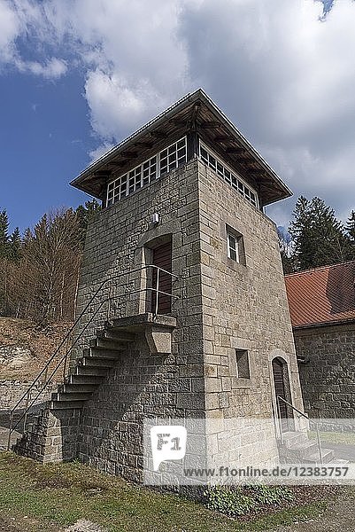 Ehemaliger Wachturm in der KZ-Gedenkstätte Flossenbürg  Flossenbürg  Oberpfalz  Bayern  Deutschland  Europa
