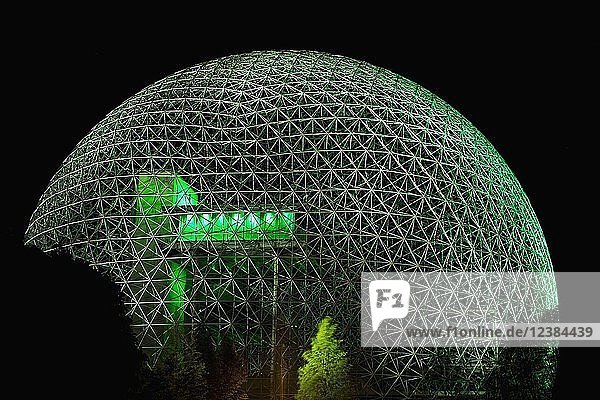 Montreal Biosphère bei Nacht in grünem Licht  Montreal  Quebec  Kanada  Nordamerika