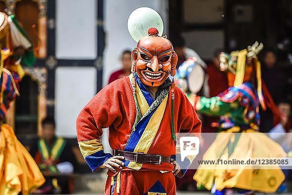 Narr Spassmacher beim Maskentanz religiöses Tsechu Klosterfest Gasa Distrikt Distrikt Tshechu Festival Gasa Himalaya-Region Königreich Bhutan