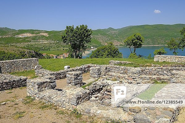 Ruinen der Basilika von Lin am Ohridsee  Region Korca  Albanien  Europa