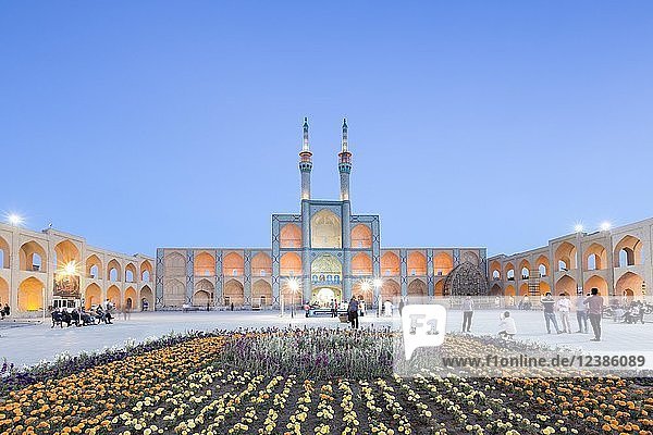 Amir Chakhmaq-Komplex in der Abenddämmerung  Yazd  Iran  Asien