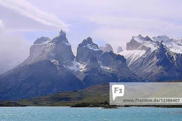 Cuernos del Paine massif with clouds on Lake Pehoé  Torres del Paine National Park  Última Esperanza Province  Chile  South America