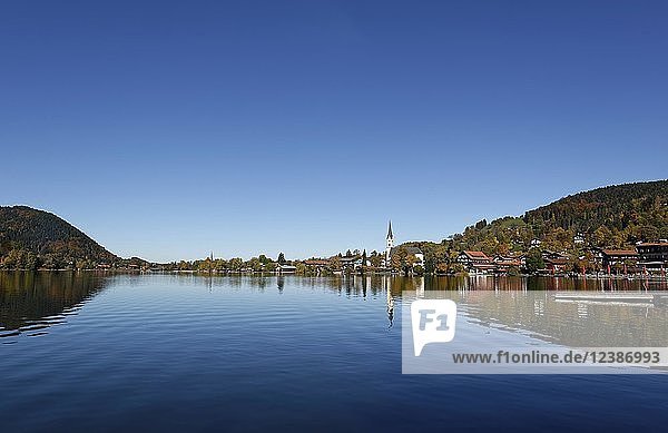 View of Schliersee with parish church St. Sixtus and lake  Schliersee  Upper Bavaria  Bavaria  Germany  Europe