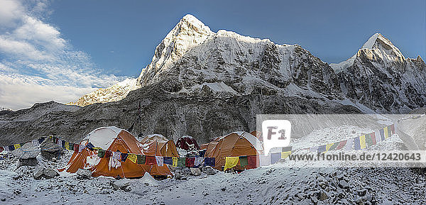 Nepal  Solo Khumbu  Everest  Sagamartha National Park  Tents at the Base camp