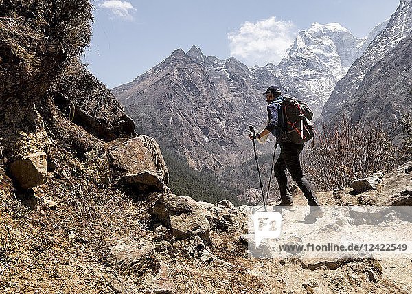 Nepal,  Solo Khumbu,  Everest,  Sagamartha National Park,  Mountaineers hiking the Himalayas
