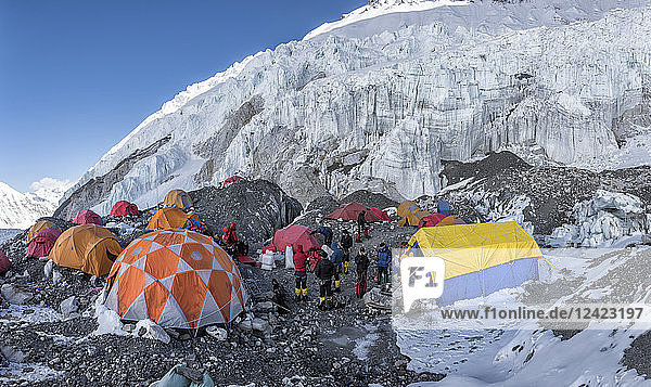 Lager Iv 4 7950m Auf Dem Sudsattel Des Mount Everest Im Hintergrund Nuptse Himalaya Nepal