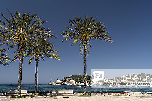 Spain  Balearic Islands  Mallorca  Port de Soller  beach promenade