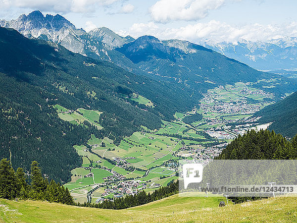 Mountain valley in the Alps  Stubai  Tyrol  Austria  Europe