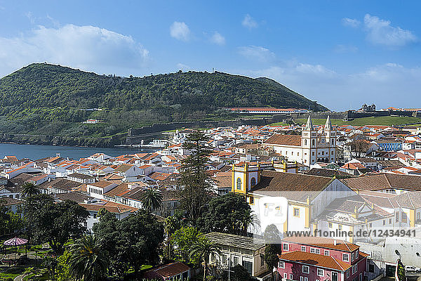 Blick über die Stadt Angra do Heroismo  UNESCO-Weltkulturerbe  Insel Terceira  Azoren  Portugal  Atlantik  Europa