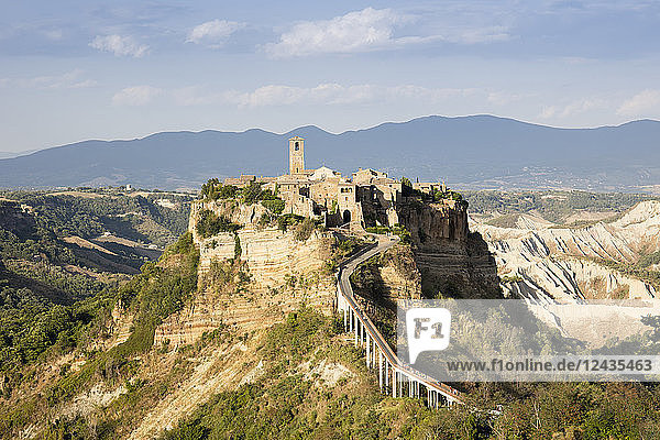 Civita di Bagnoregio  a medieval town perched on volcanic rock  in the afternoon sun  Lazio  Italy  Europe