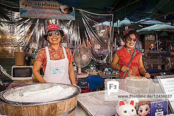 Chinatown-Markt zum chinesischen Neujahrsfest  Chiang Mai  Thailand  Südostasien  Asien