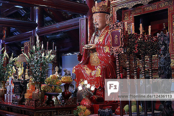 Altar dedicated to Confucius  Temple of Literature  Hanoi  Vietnam  Indochina  Southeast Asia  Asia