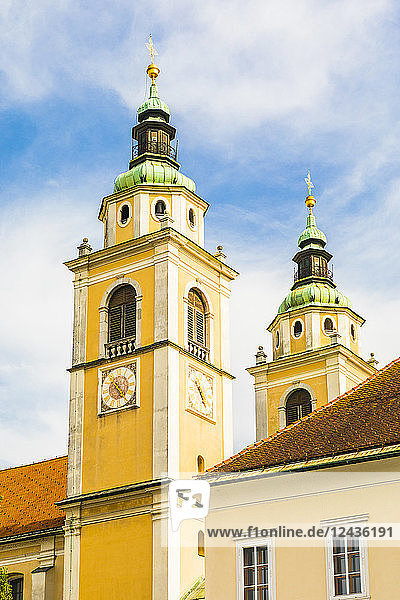 Die Glockentürme der St.-Nikolaus-Kathedrale  Ljubljana  Slowenien  Europa