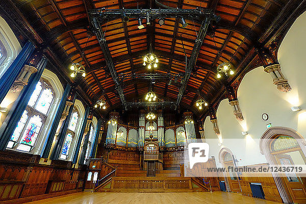 Die Guildhall in Derry  Grafschaft Londonderry  Ulster  Nordirland  Vereinigtes Königreich  Europa