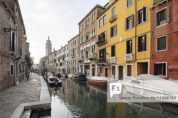 Canal  Dorsoduro  Venice  UNESCO World Heritage Site  Veneto Province  Italy  Europe