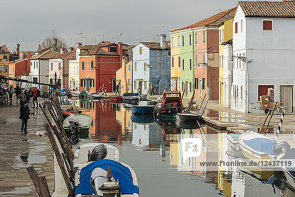 Kanal  Burano  Venedig  UNESCO-Weltkulturerbe  Provinz Venetien  Italien  Europa