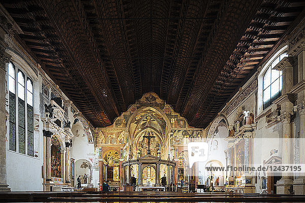 Interior of Chiesa San Fermo  Verona  Veneto Province  Italy  Europe