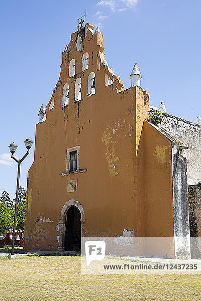 Kirche von Santiago Apostol  gegründet im 17. Jahrhundert  Dzan  Yucatan  Mexiko  Nordamerika
