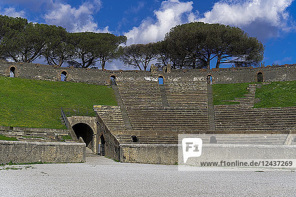 Innenansicht des Amphitheaters  Ruinen des römischen Anfiteatro di Pompeji mit 20000 Plätzen  Pompeji  UNESCO-Weltkulturerbe  Kampanien  Italien  Europa