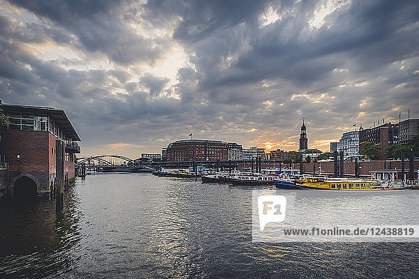 Germany  Hamburg  inland harbour with St. Michaelis Church in background