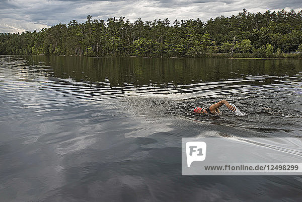 Schwimmer in einem See Chocorua  New Hampshire