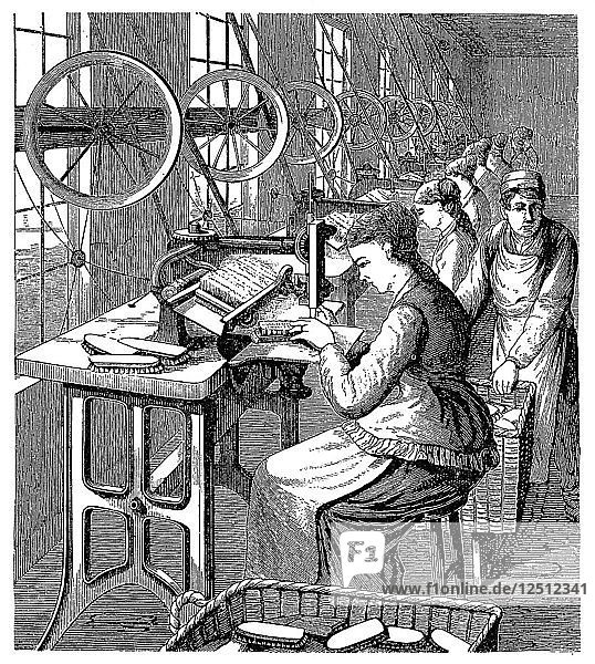 Frauen sichern Borsten in Pinseln mit Woodburys Maschine  Ende des 19. Jahrhunderts. Künstler: Unbekannt