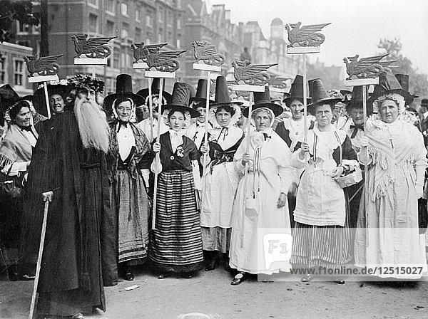 Walisische Suffragetten in Tracht beim Krönungsumzug der Frauen  17. Juni 1911. Künstler: Unbekannt