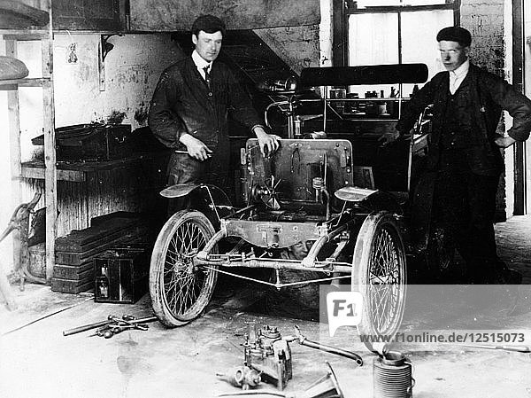1900 New Orleans Auto im Bau  (um 1900?). Künstler: Unbekannt