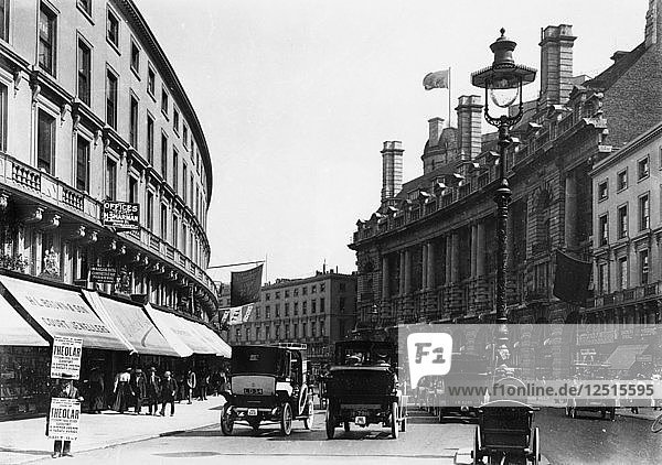 Verkehr auf der Regent Street  London  1910. Künstler: Unbekannt